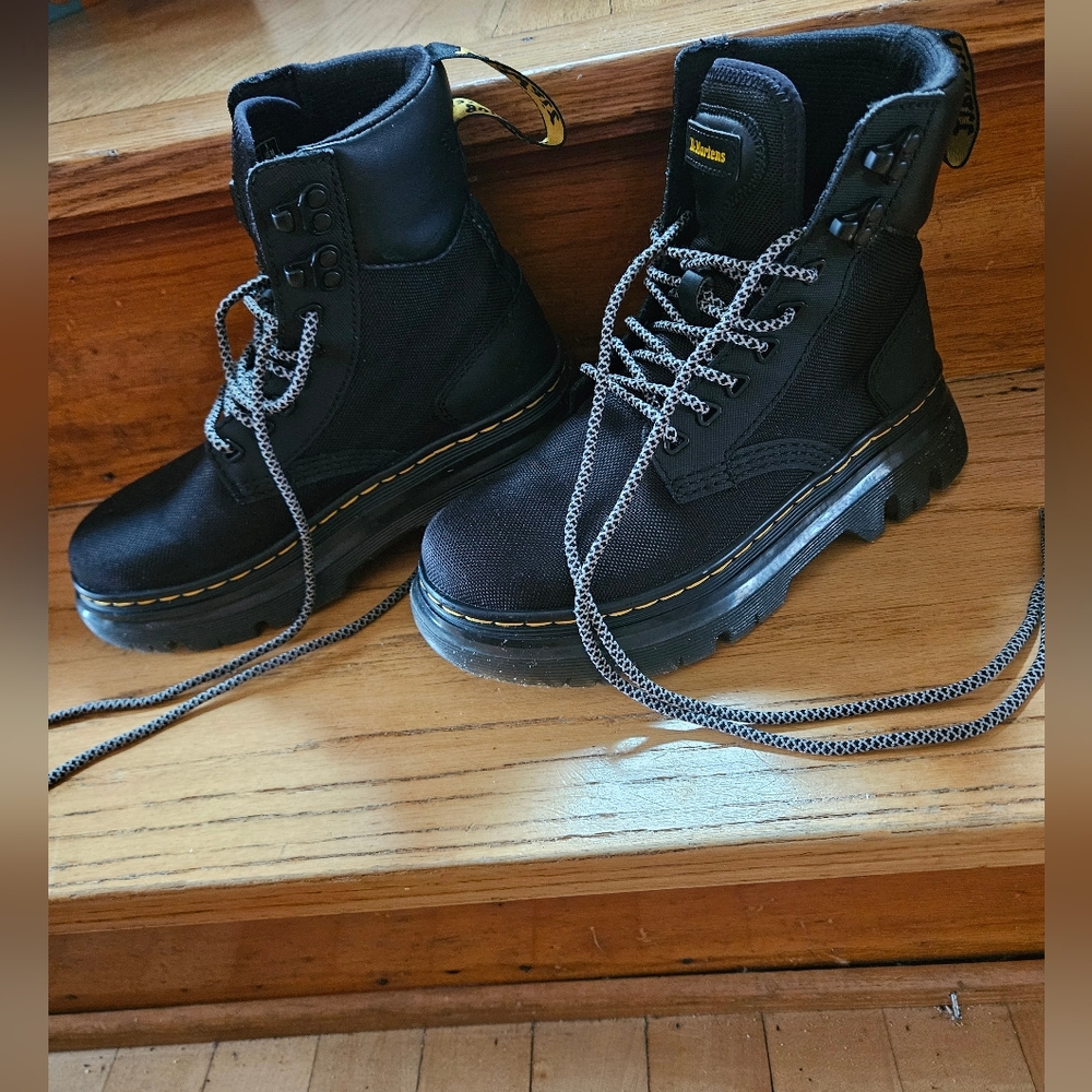 Dr. Marten's Tarik Boot Air Wair Sz Womens 8